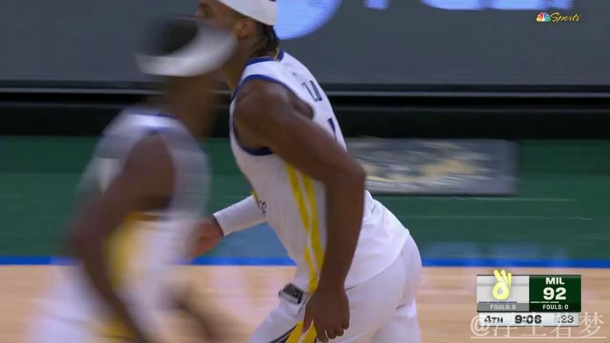 希尔德超远三分压哨命中 助球队控场 希尔德超远三分压哨命中 助球队控场